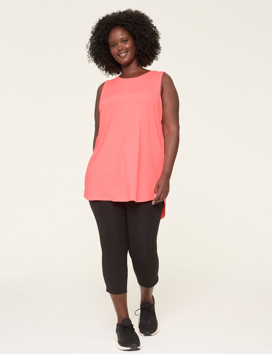 LIVI Sleeveless Crew Neckline Recyc Product Image 3