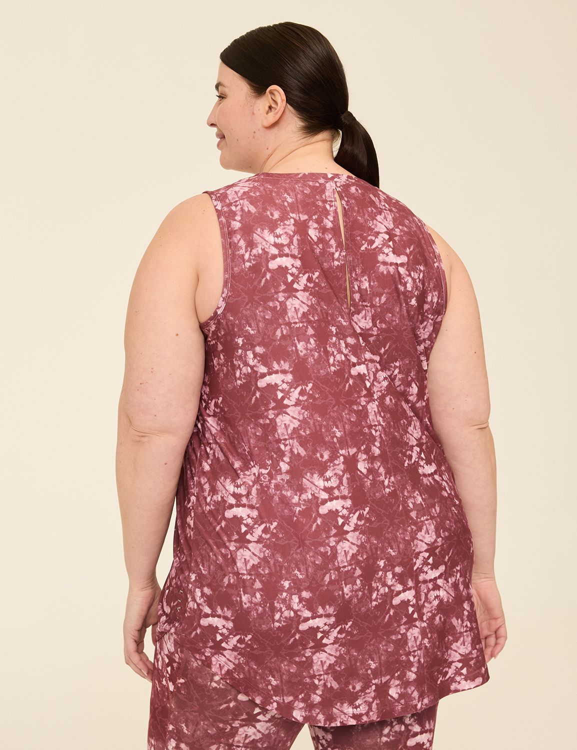 LIVI Sleeveless Crew Neckline Recyc Product Image 1