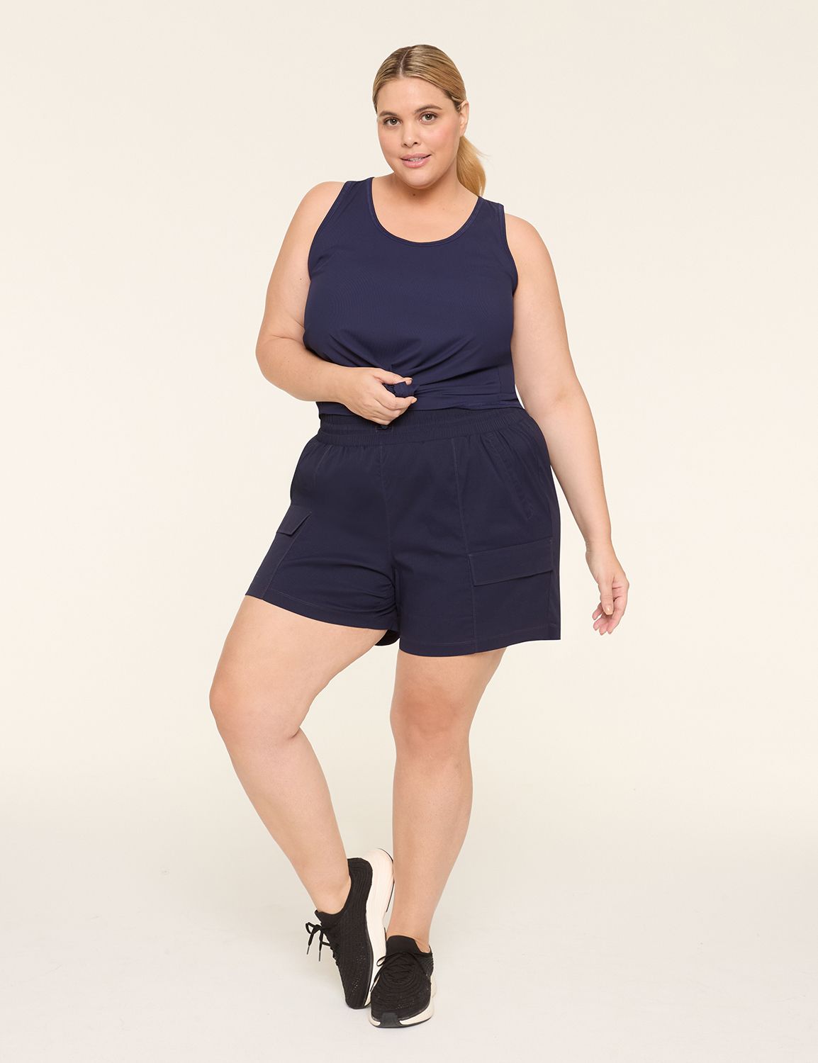 LIVI Mid Rise Stretch Woven Short S Product Image 3