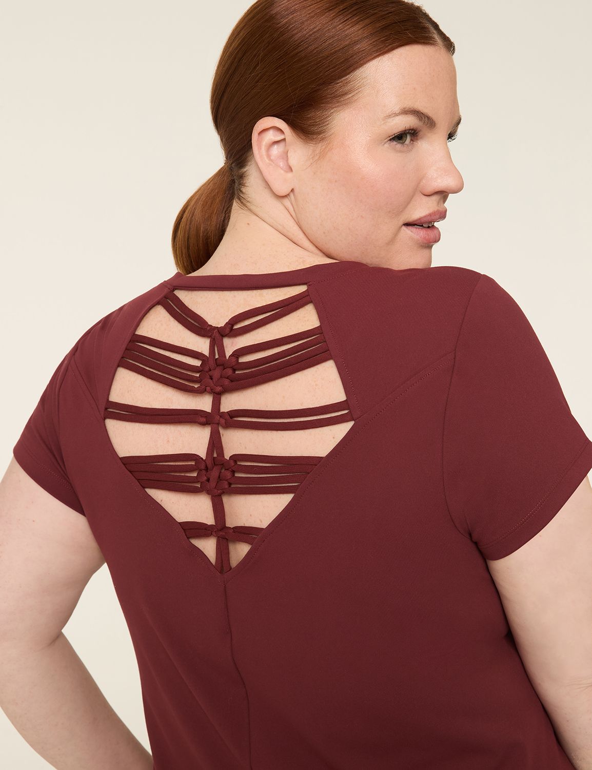LIVI Short Sleeve Mid Vneck Livi So Product Image 2