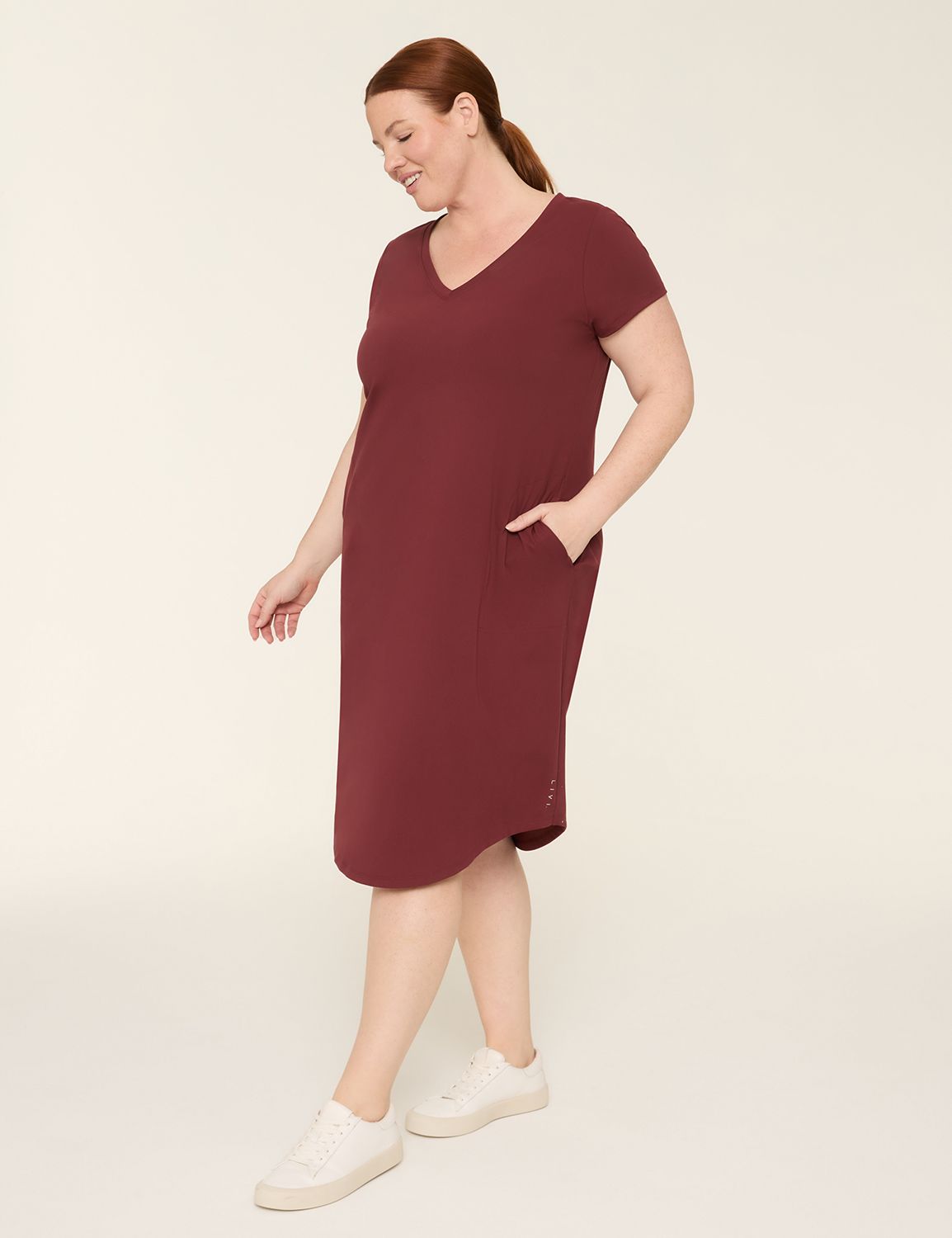 LIVI Short Sleeve Mid Vneck Livi So Product Image 3