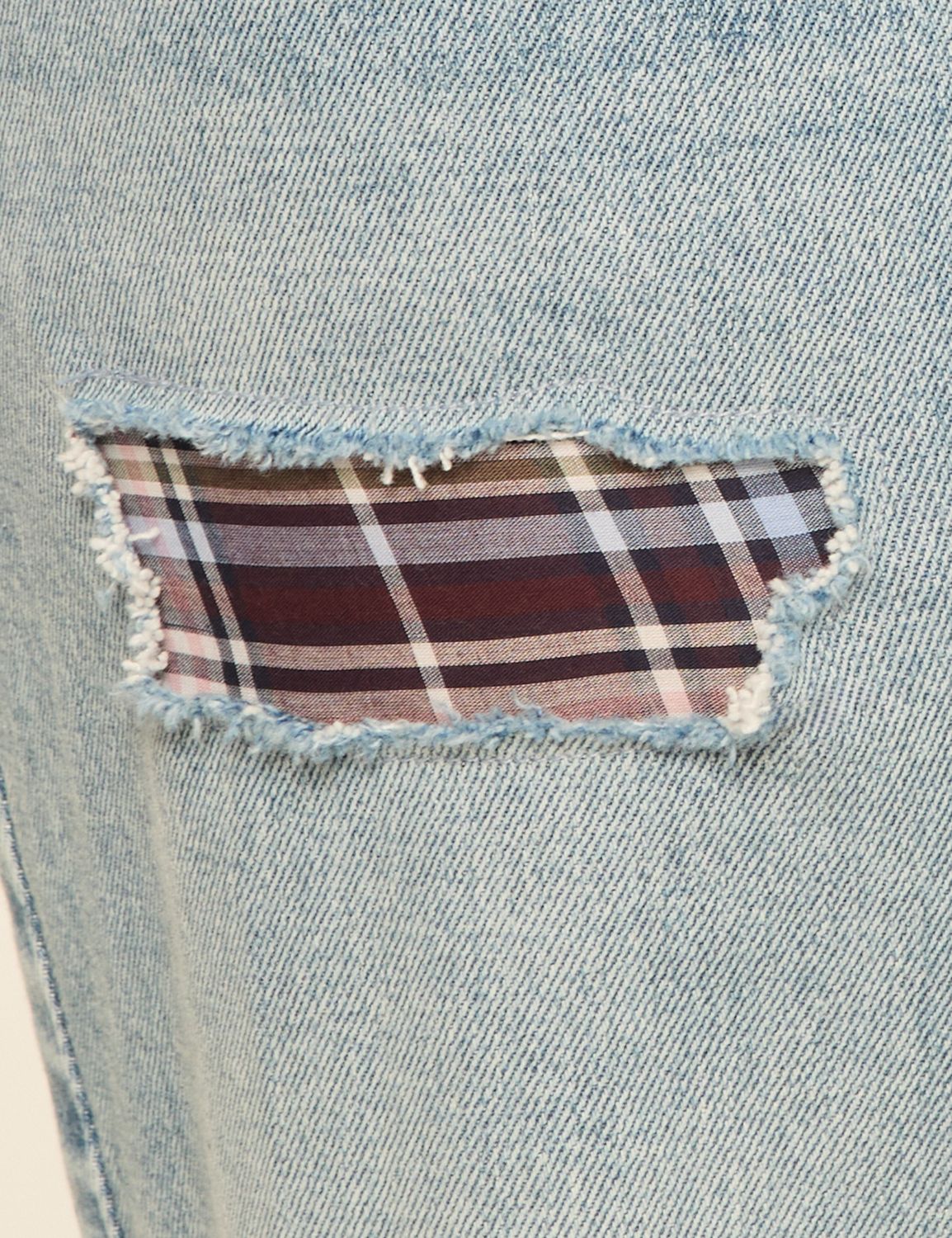 MID RISE BOYFRIEND W PLAID BACKED D Product Image 4