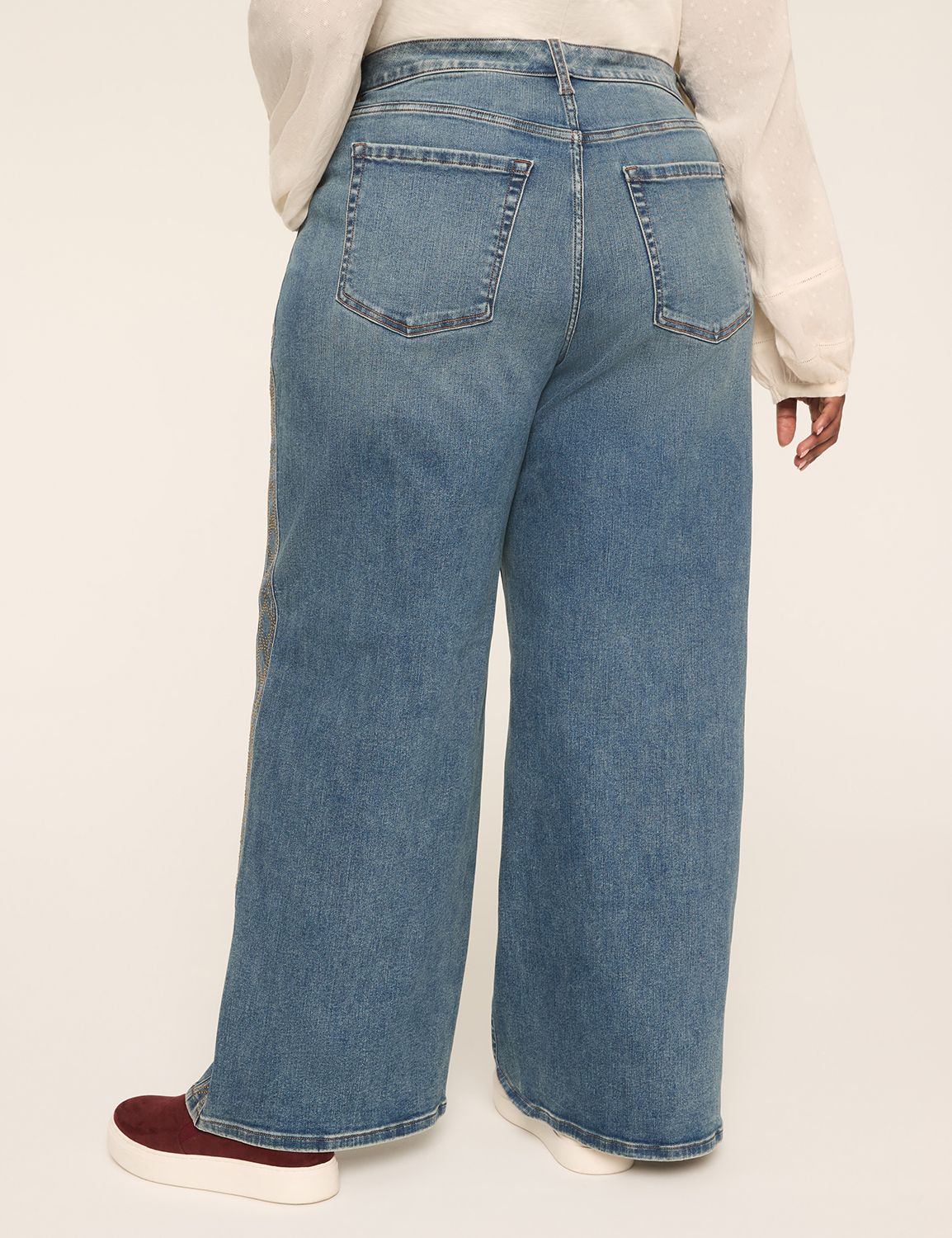 360 Flex Signature Fit Stud-Detail Wide Leg Jean