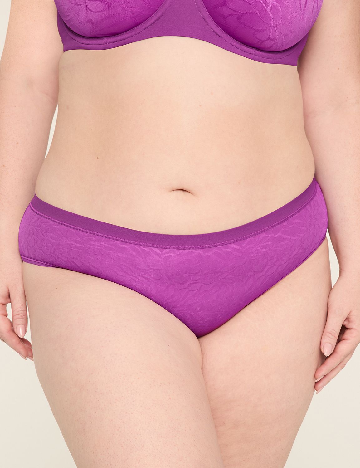 No-Show Hipster Panty With Textured Lace
