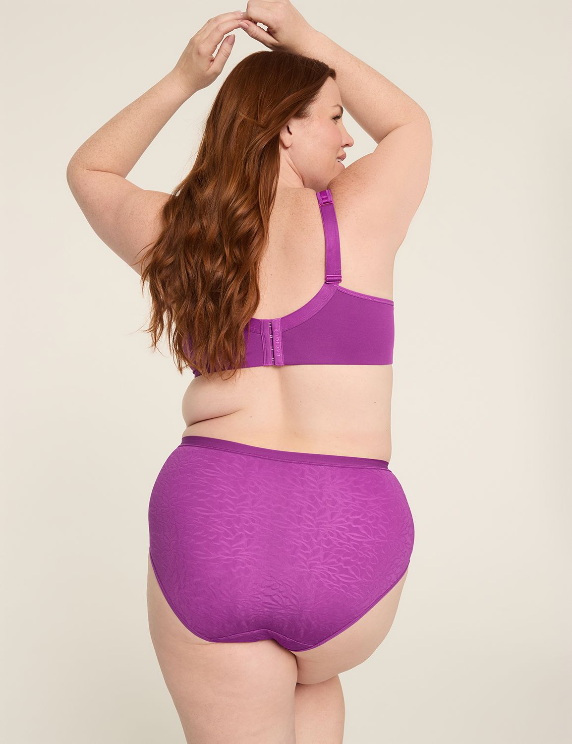 No-Show Full Brief Panty With Textured Lace