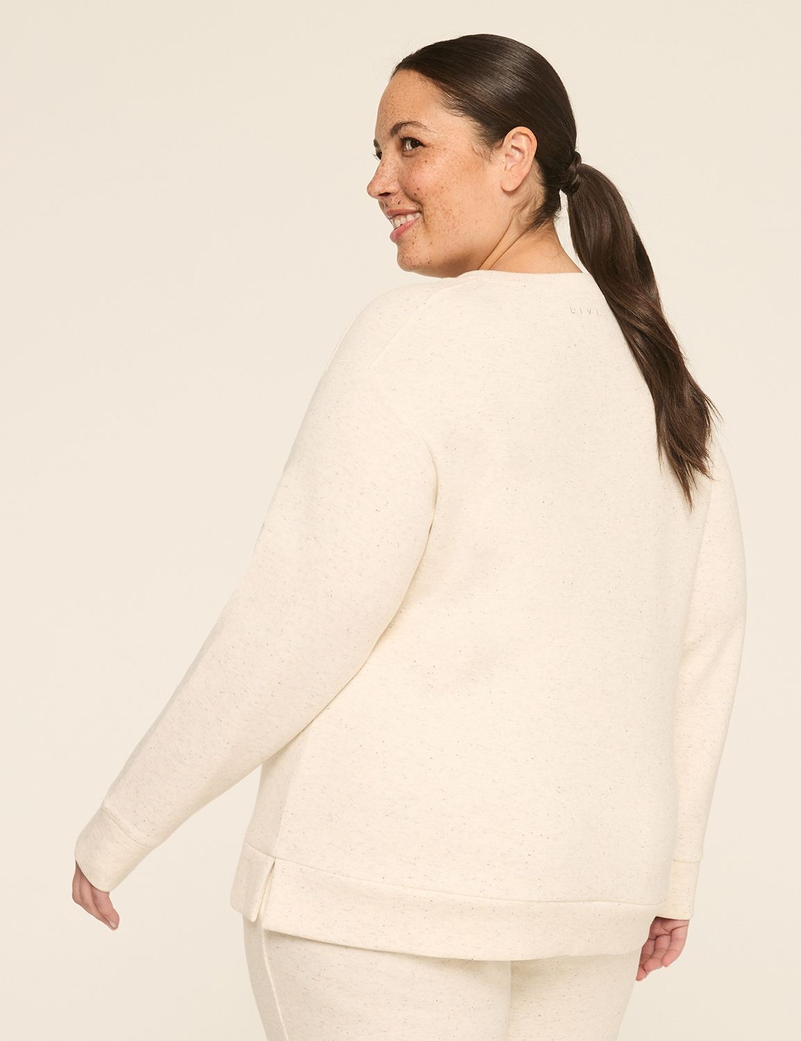 LIVI Long Sleeve Crew Neckline Done Product Image 2