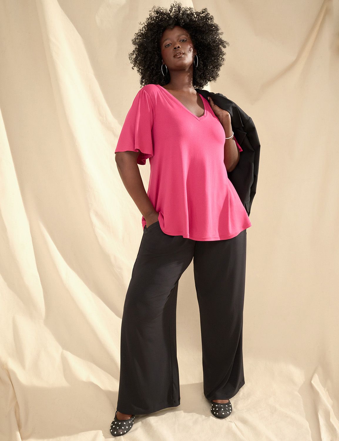 WV Elbow Sleeve V-Neck Top w/ Shoul Product Image 4