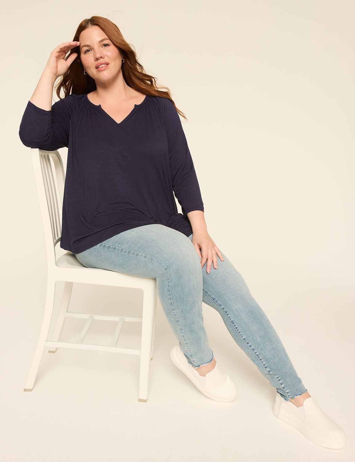 Casual 3/4 Sleeve V-Notch Swing Top Product Image 3