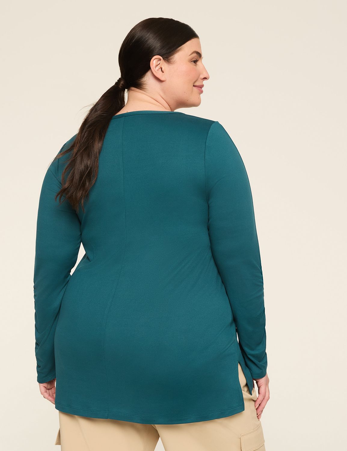 LIVI Soft Ruched-Sleeve Tunic