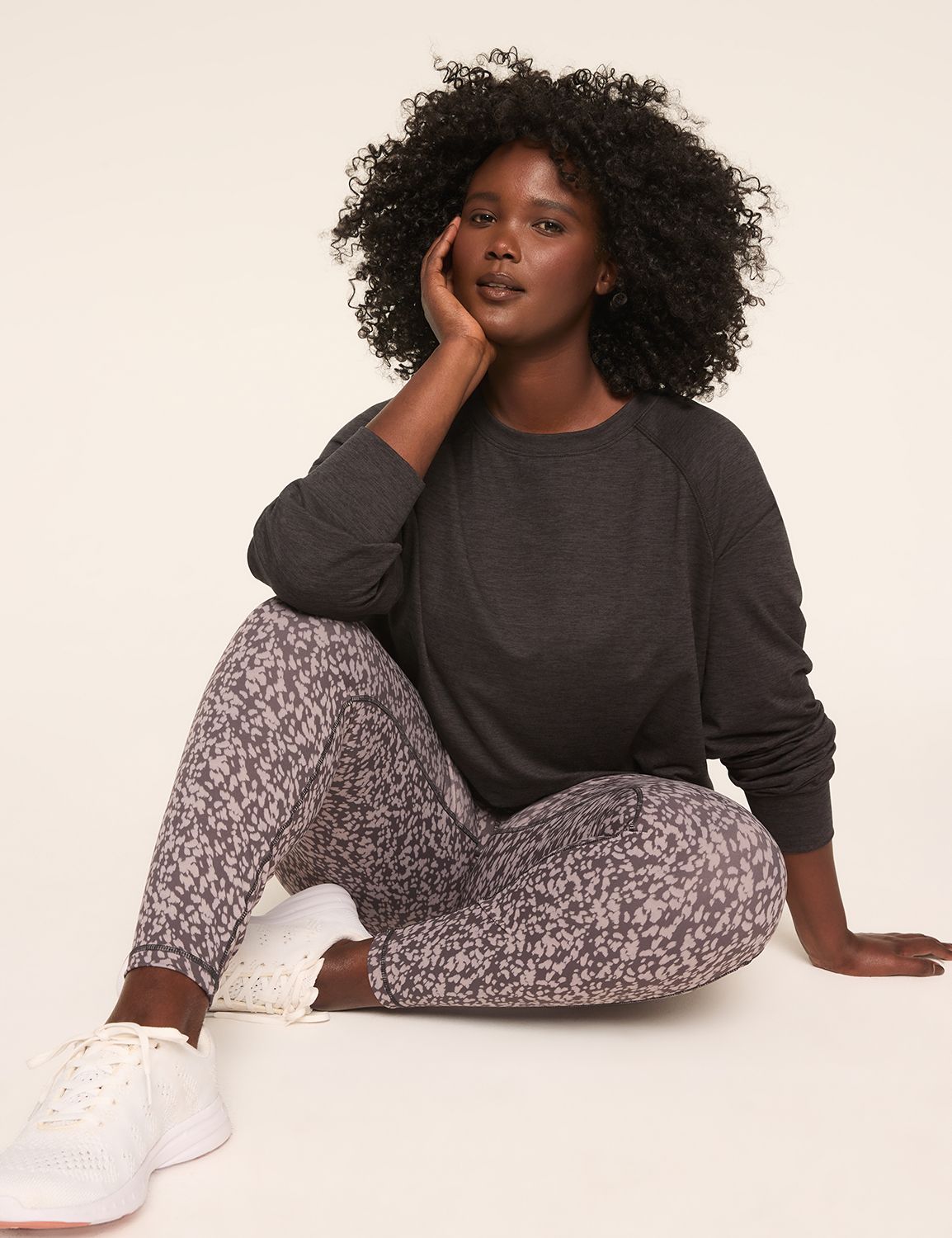 LIVI Long Sleeve Crew Neckline Recy Product Image 3