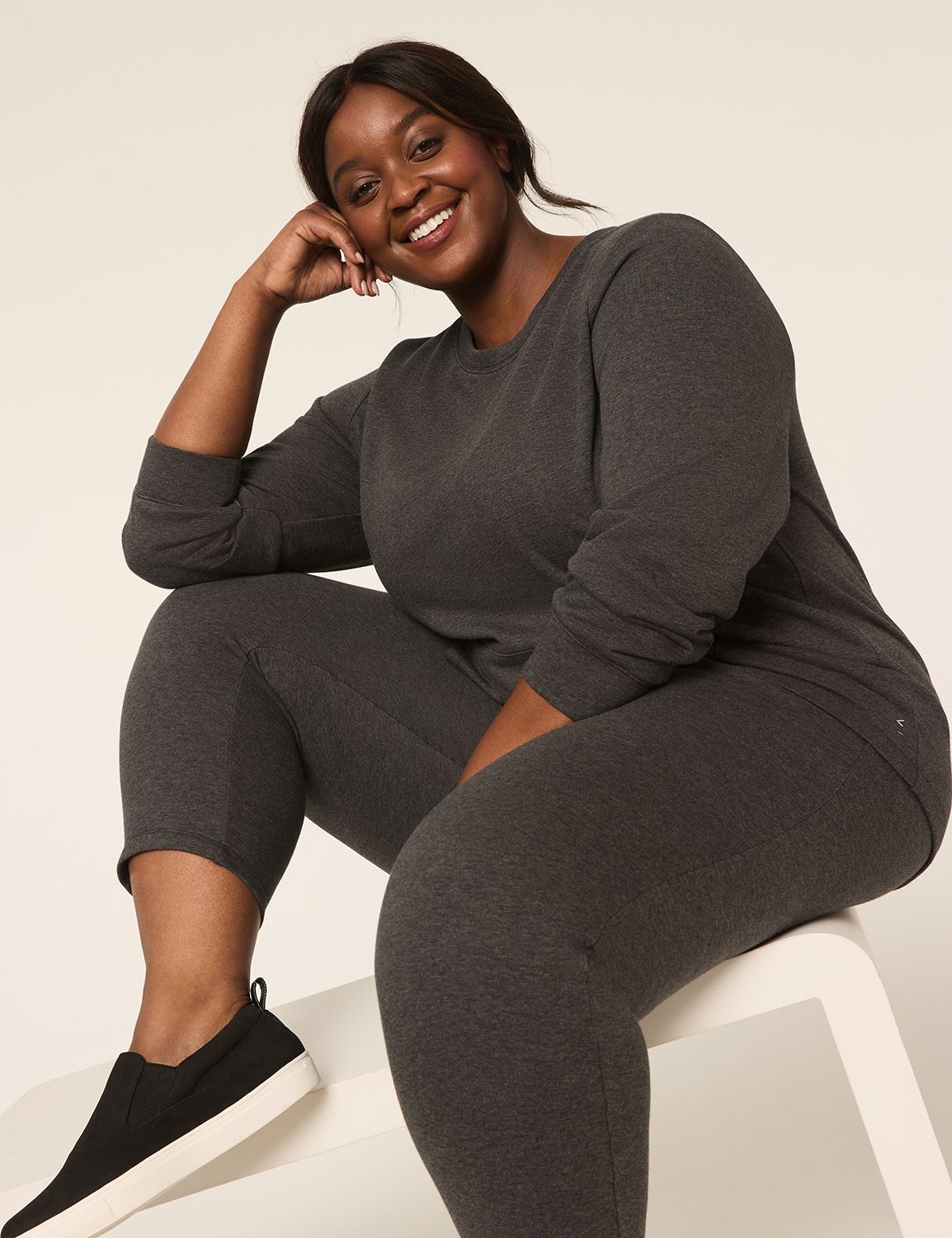 LIVI Long Sleeve Crew Neckline Fren Product Image 3
