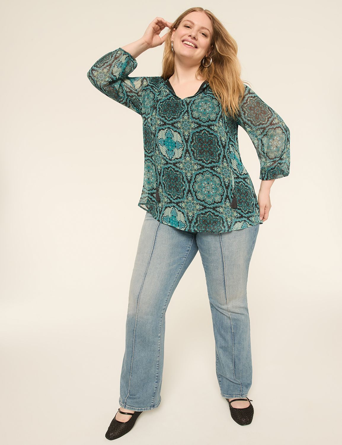 Classic LS Notch Neck Popover Blous Product Image 3