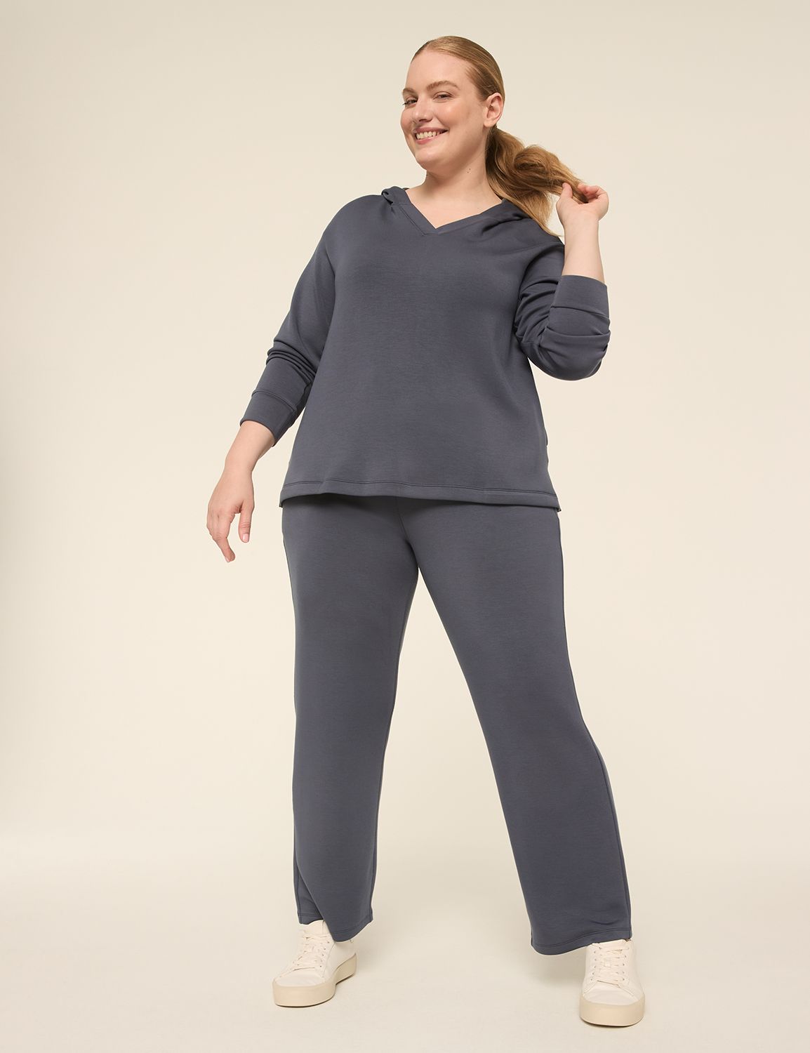 LIVI Long Sleeve Vneck Journey Hood Product Image 3