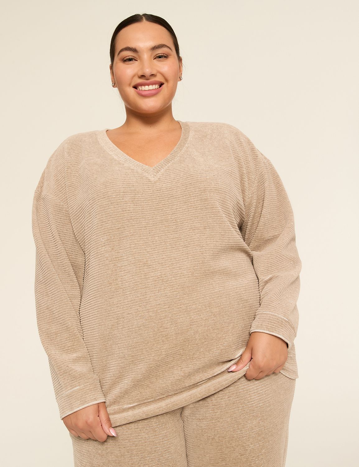 LIVI Long Sleeve Mid Vneck Velvet S Product Image 1
