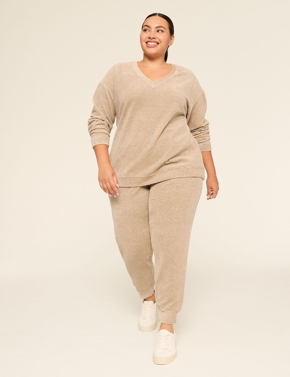 LIVI Long Sleeve Mid Vneck Velvet S Product Image 3