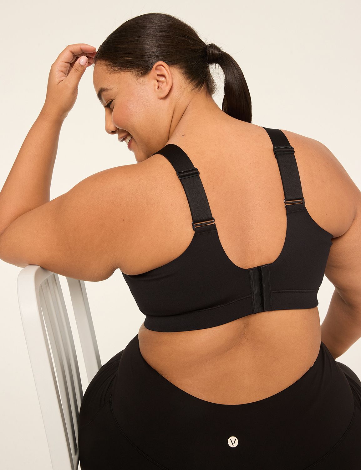 Cacique Totally Smooth Medium-Impact Wireless Sports Bra