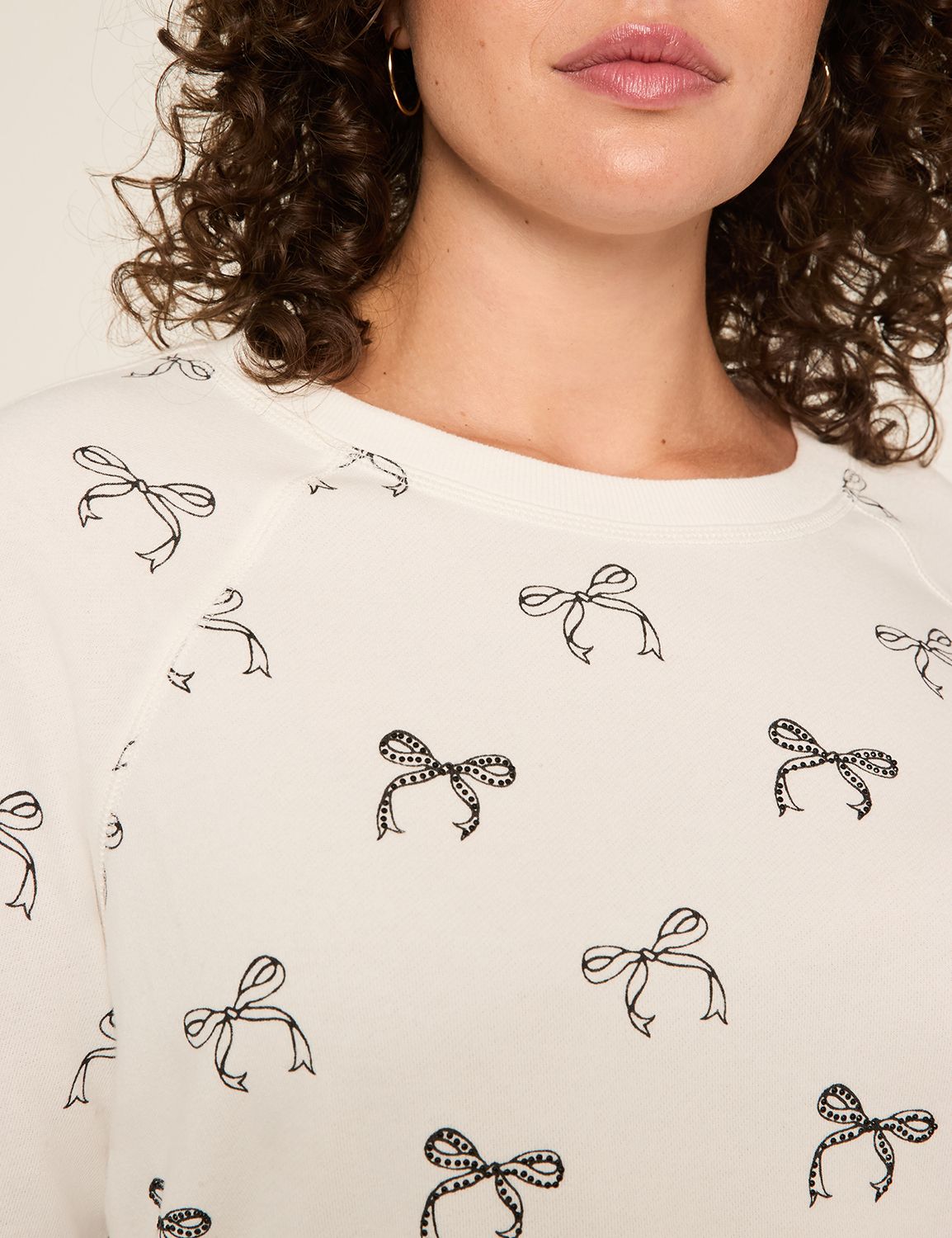 Long Raglan Sleeve Crew Neck Bow Sw Product Image 4