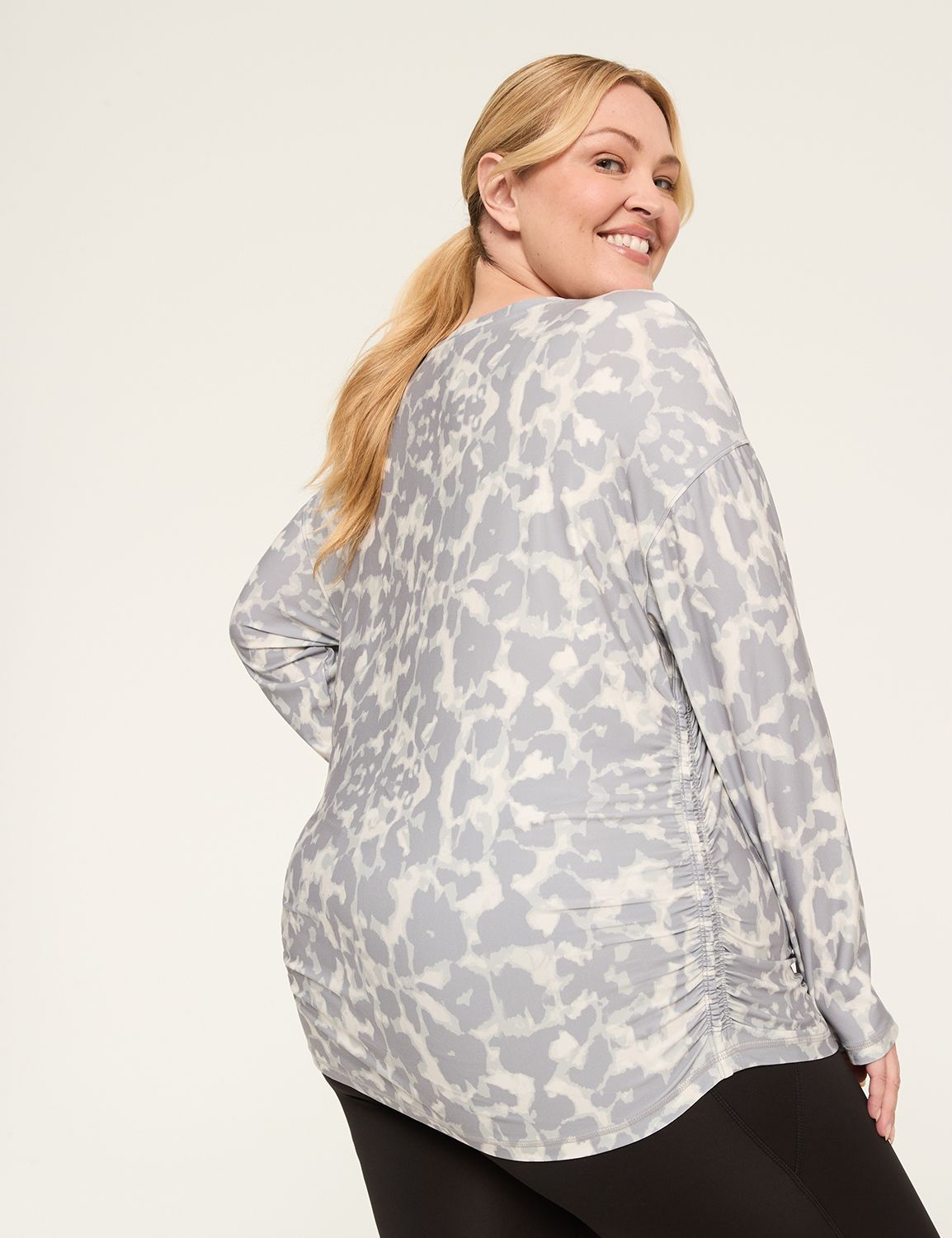 LIVI Soft Long-Sleeve Ruched-Side Tee