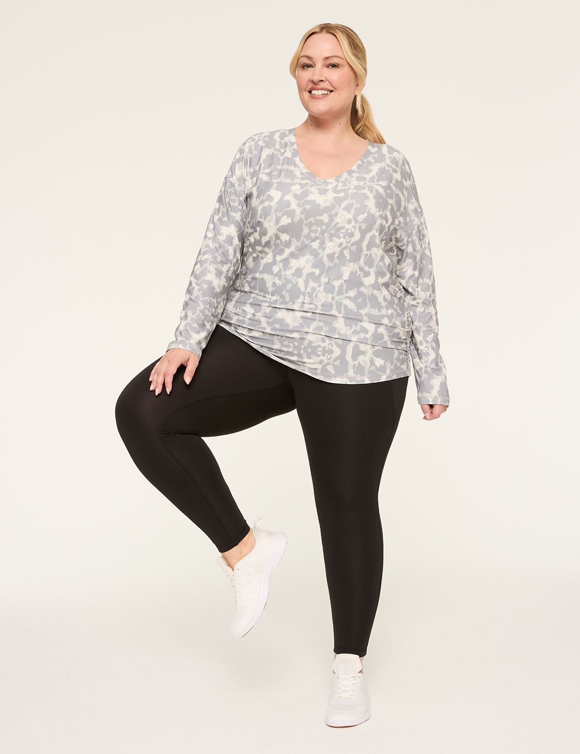 LIVI Long Sleeve Mid VNeck Recycled Product Image 3