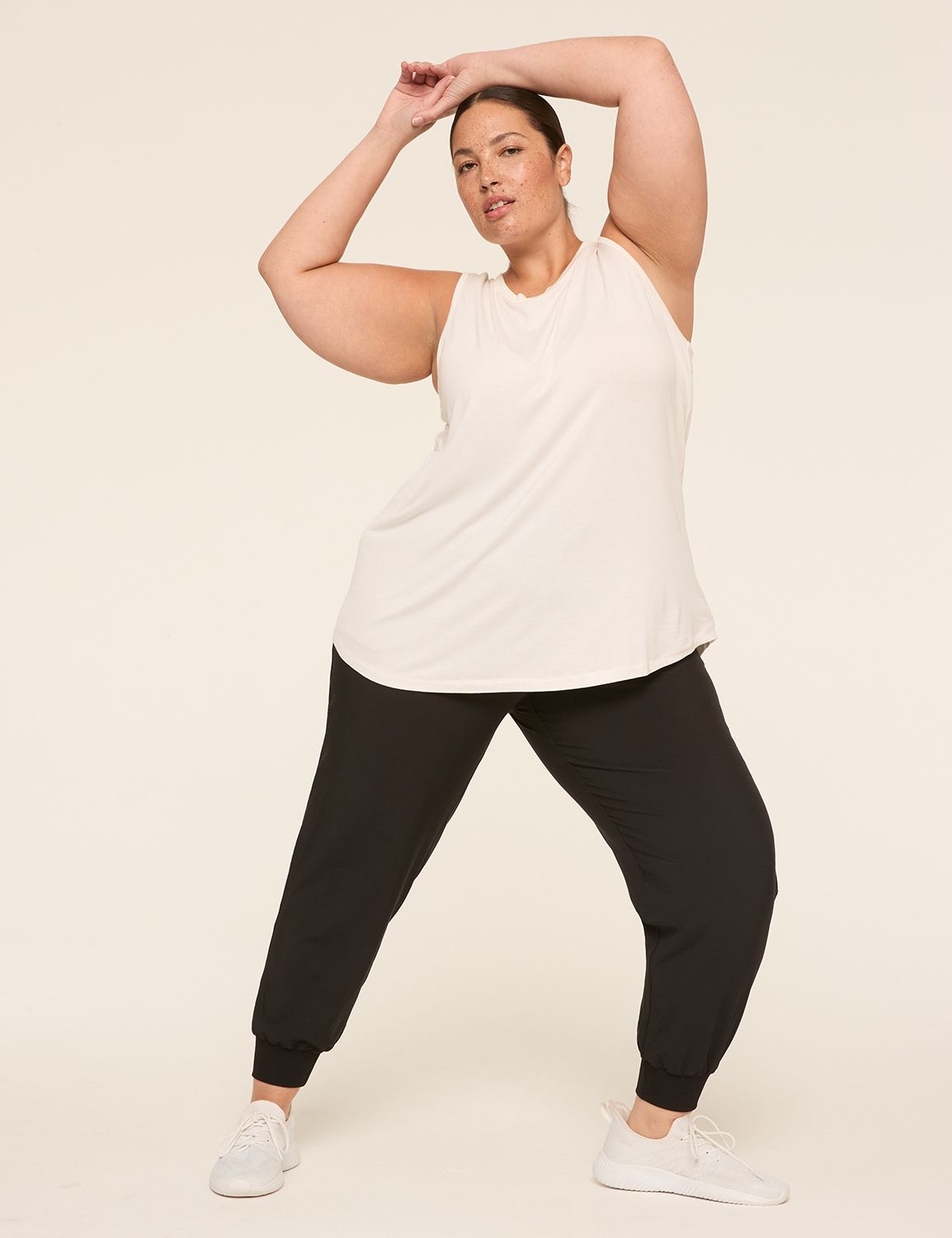 LIVI Mid Rise Stretch Woven Ankle L Product Image 3