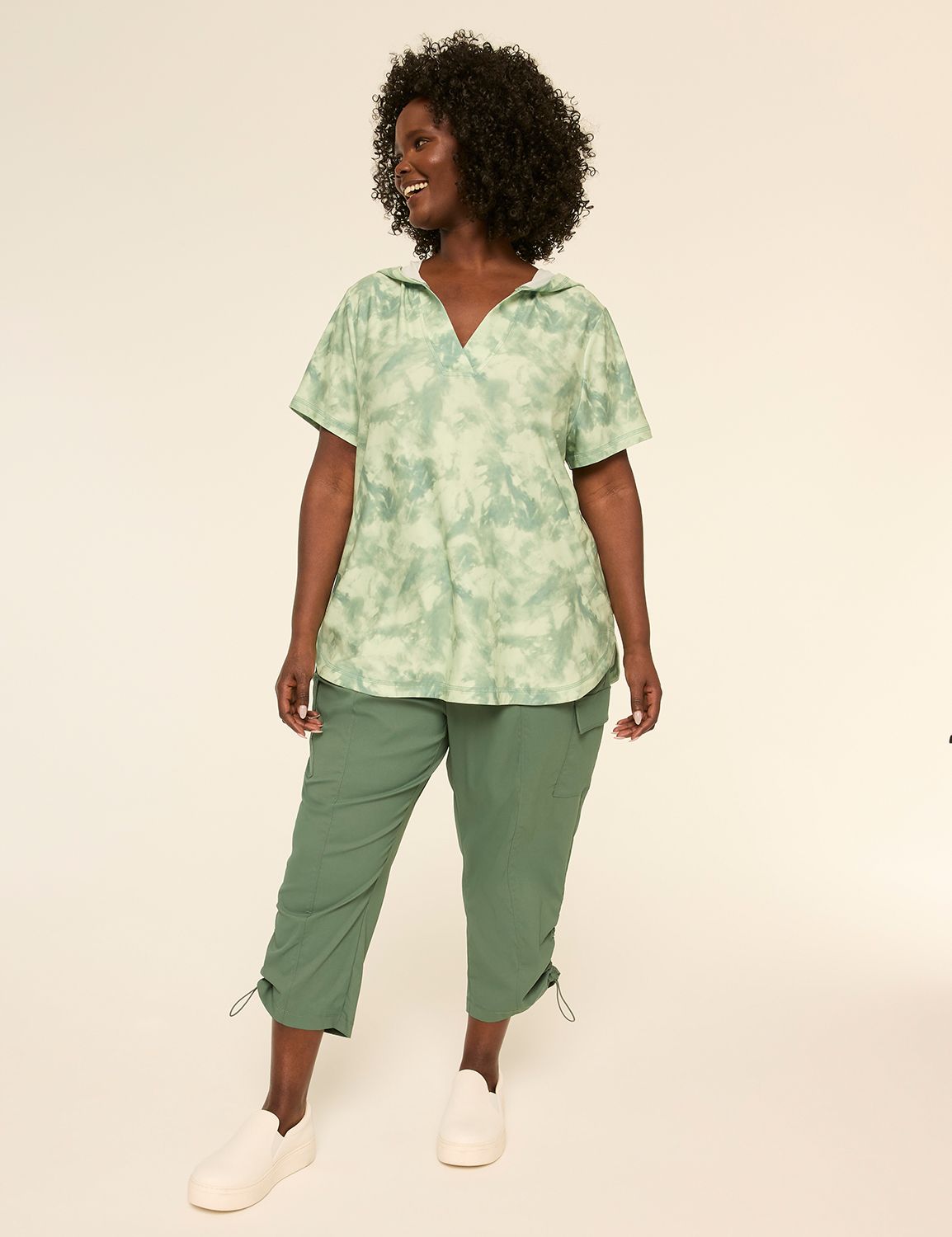 LIVI Mid Rise Woven Crop Ruched Det Product Image 3