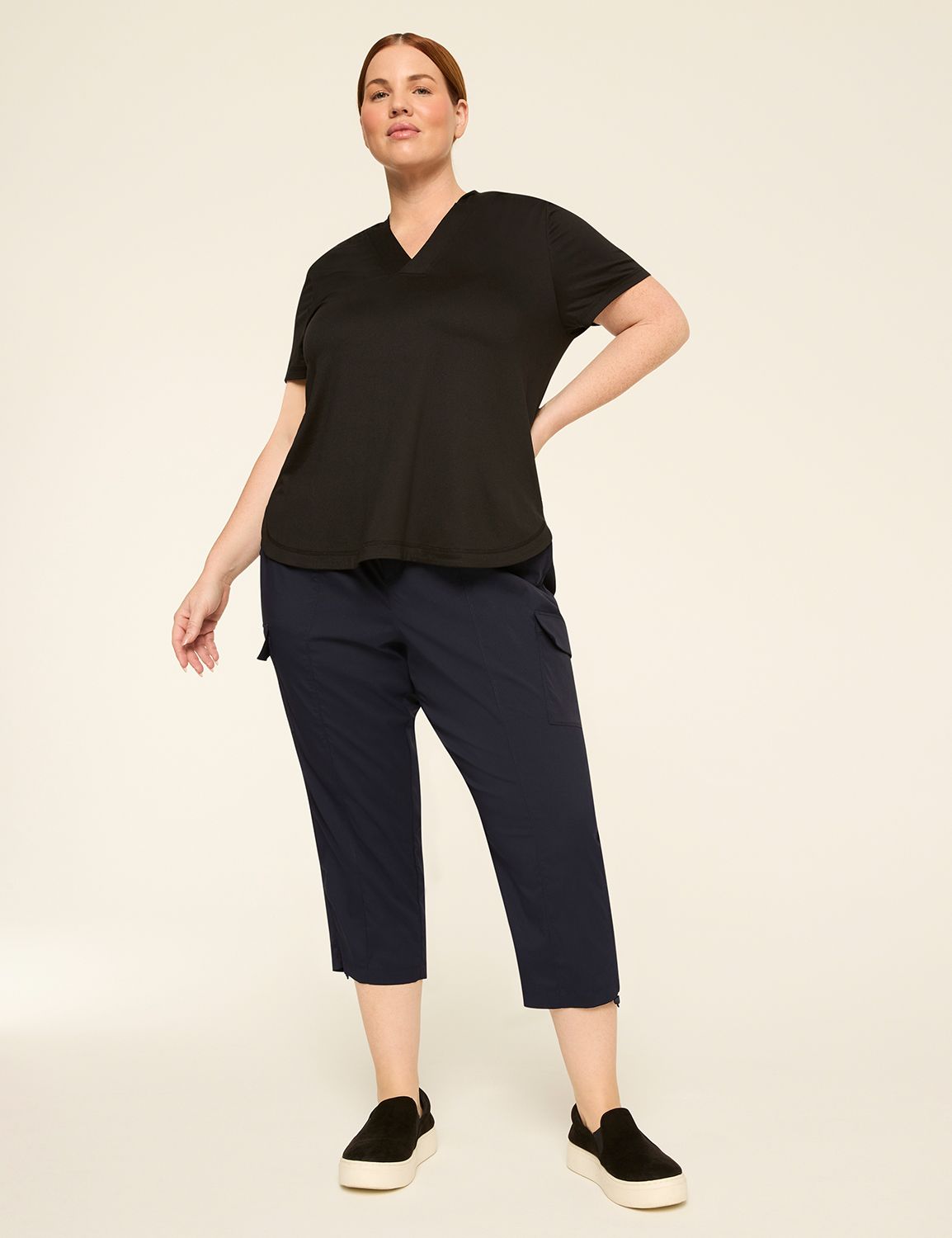 LIVI Mid Rise Woven Crop Ruched Det Product Image 3