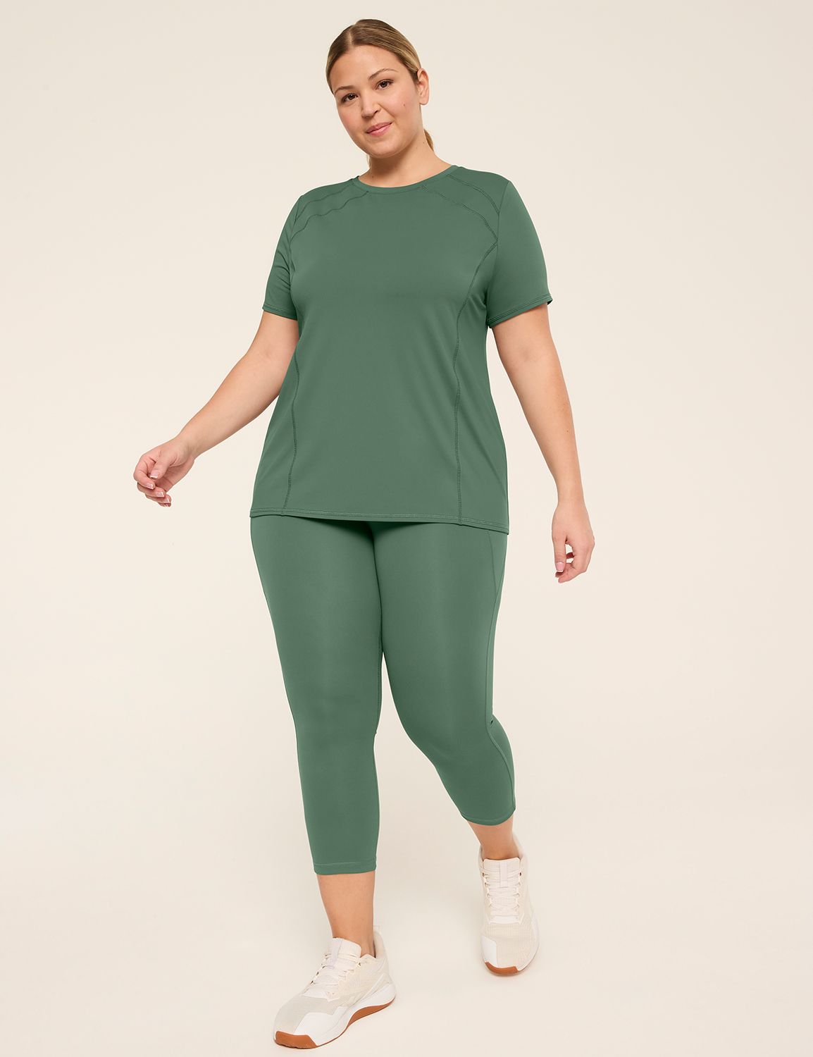 LIVI Short Sleeve Crew Neckline Wic Product Image 3