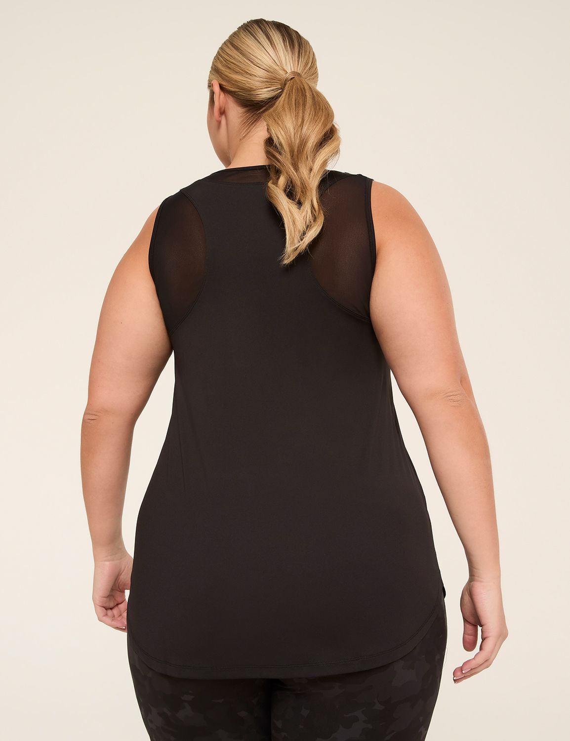 LIVI Sleeveless Crew Neckline Wicki Product Image 2