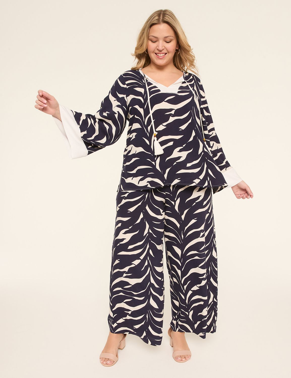 Classic LS Notch Neck Popover Tunic Product Image 3