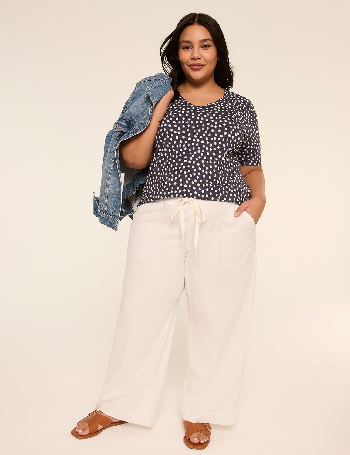 NEW Perfect Sleeve V Neck Tee - Sol Product Image 3