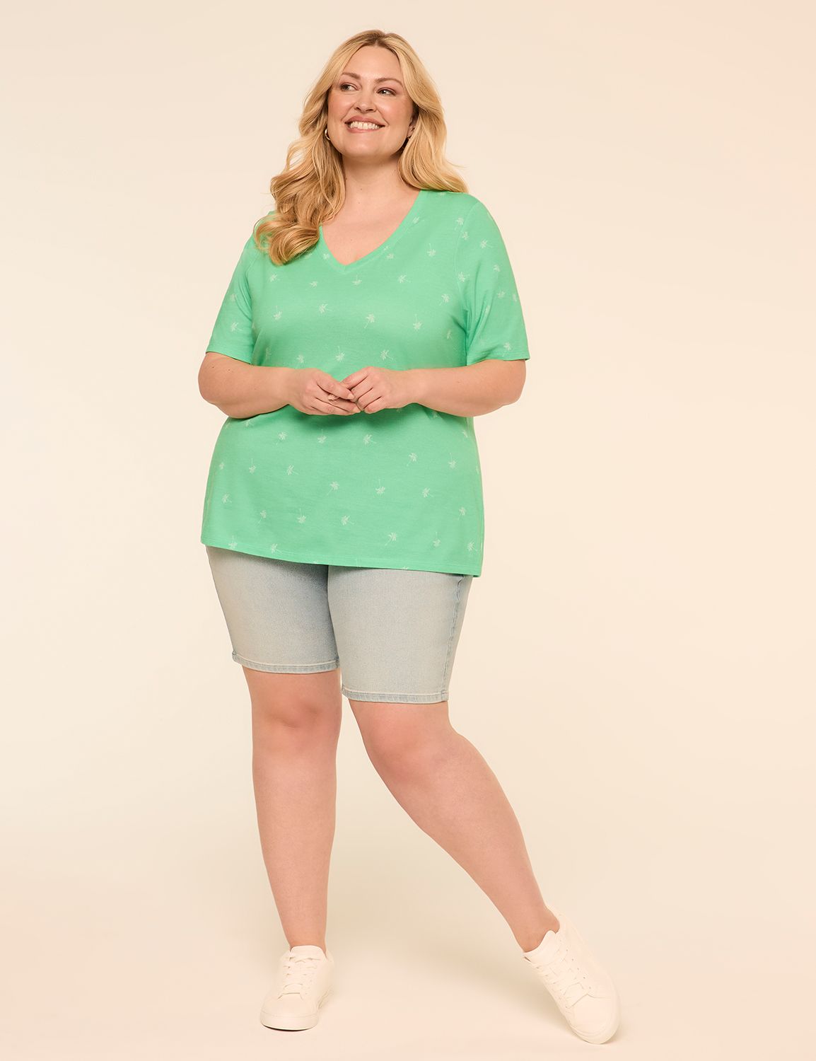 NEW Perfect Sleeve V Neck Tee - Sol Product Image 3
