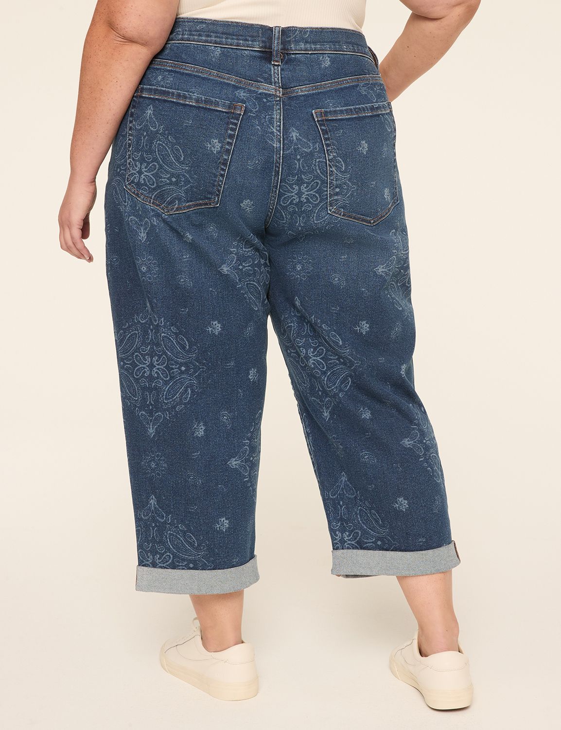 Boyfriend Fit Bandana Print Capri Jean