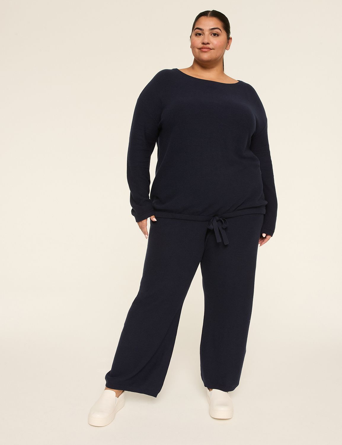 LIVI Mid Rise Sweater Relaxed Strai Product Image 3