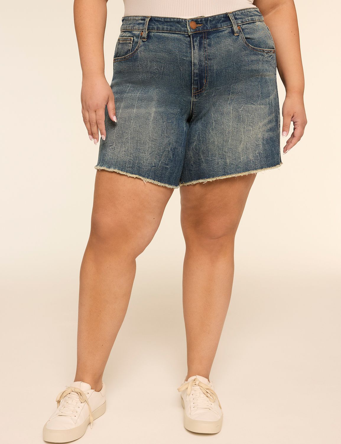 Relaxed 5.5" Short