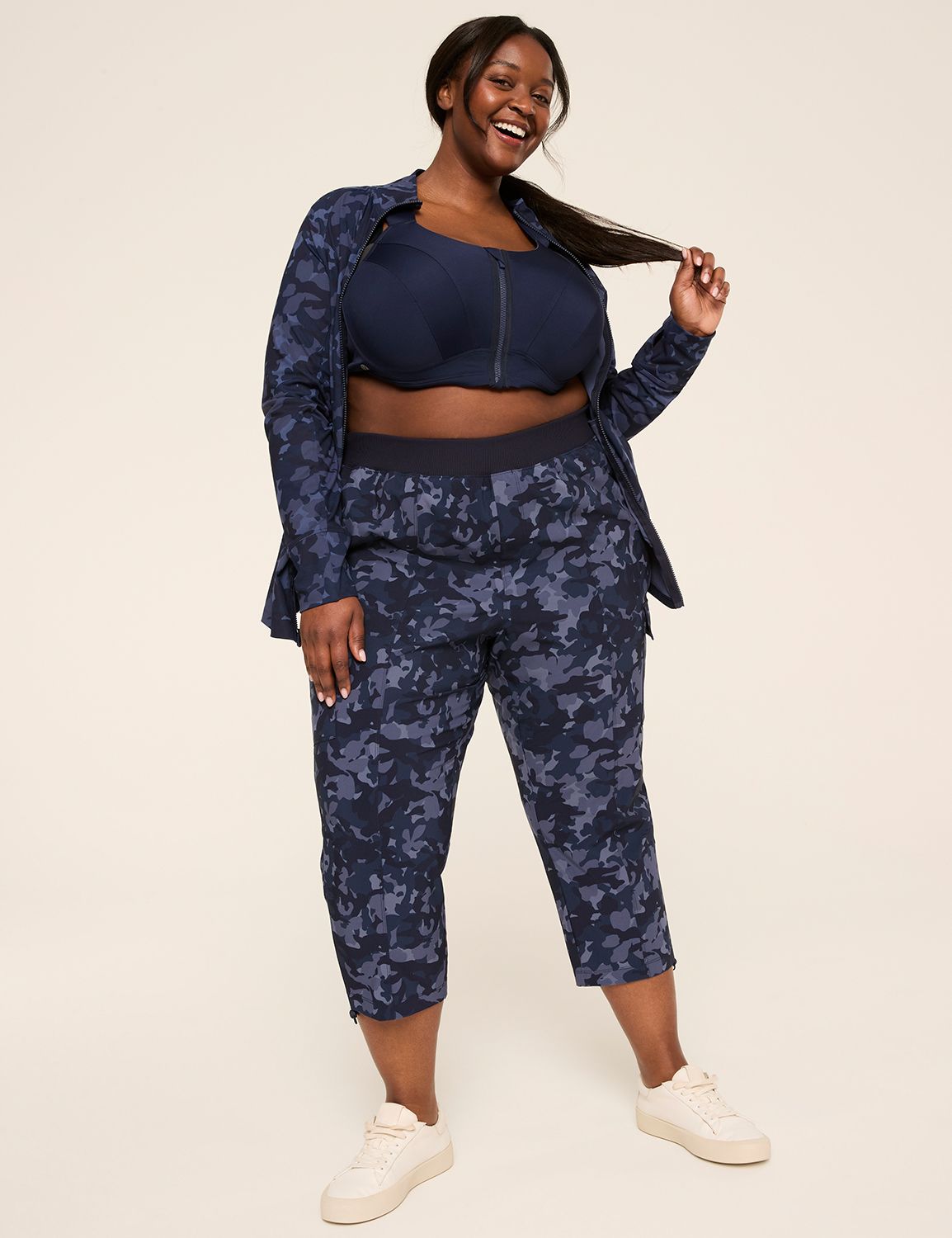 LIVI Mid Rise Woven Crop Ruched Det Product Image 3
