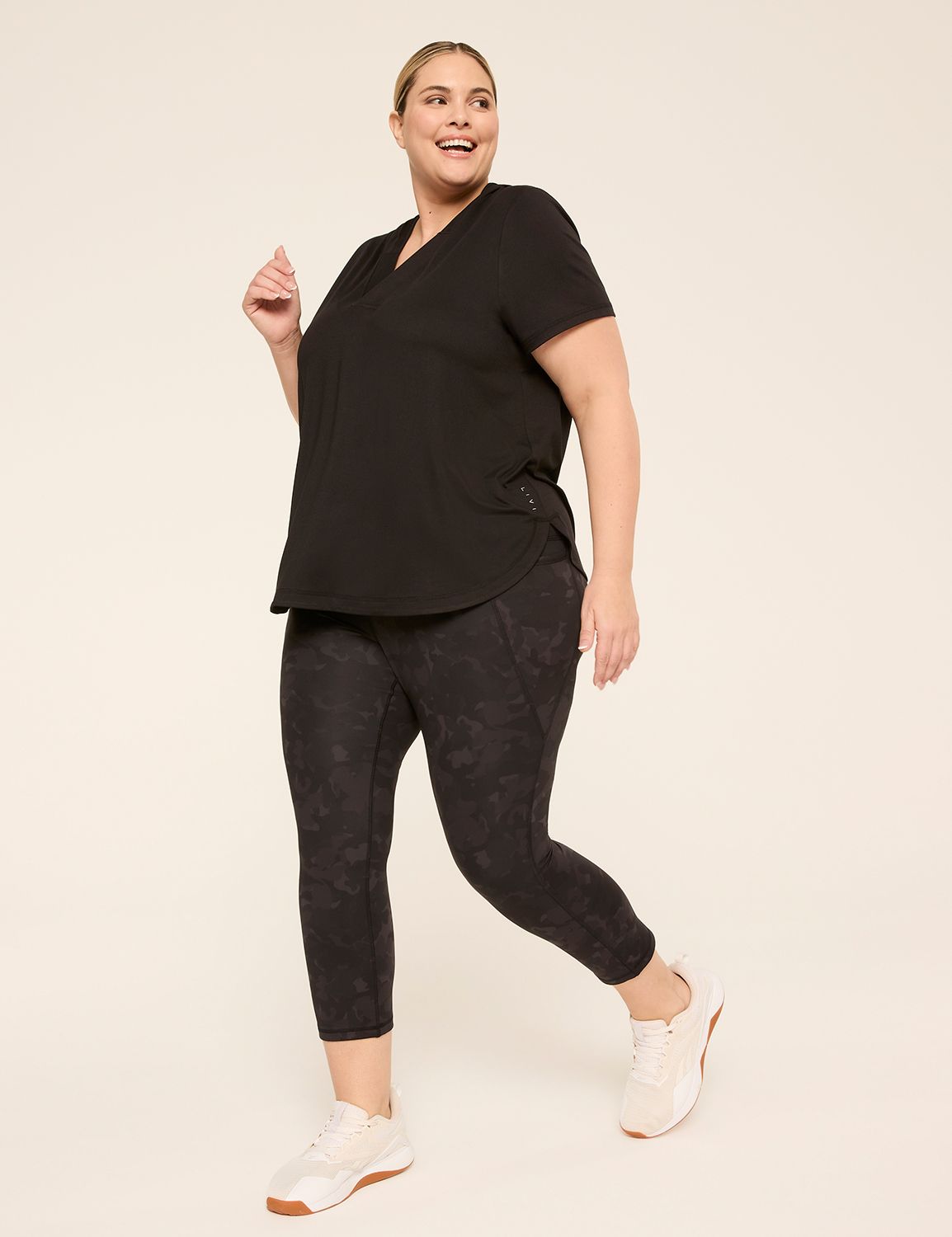 LIVI Short Sleeve Mid VNeck Livi So Product Image 3