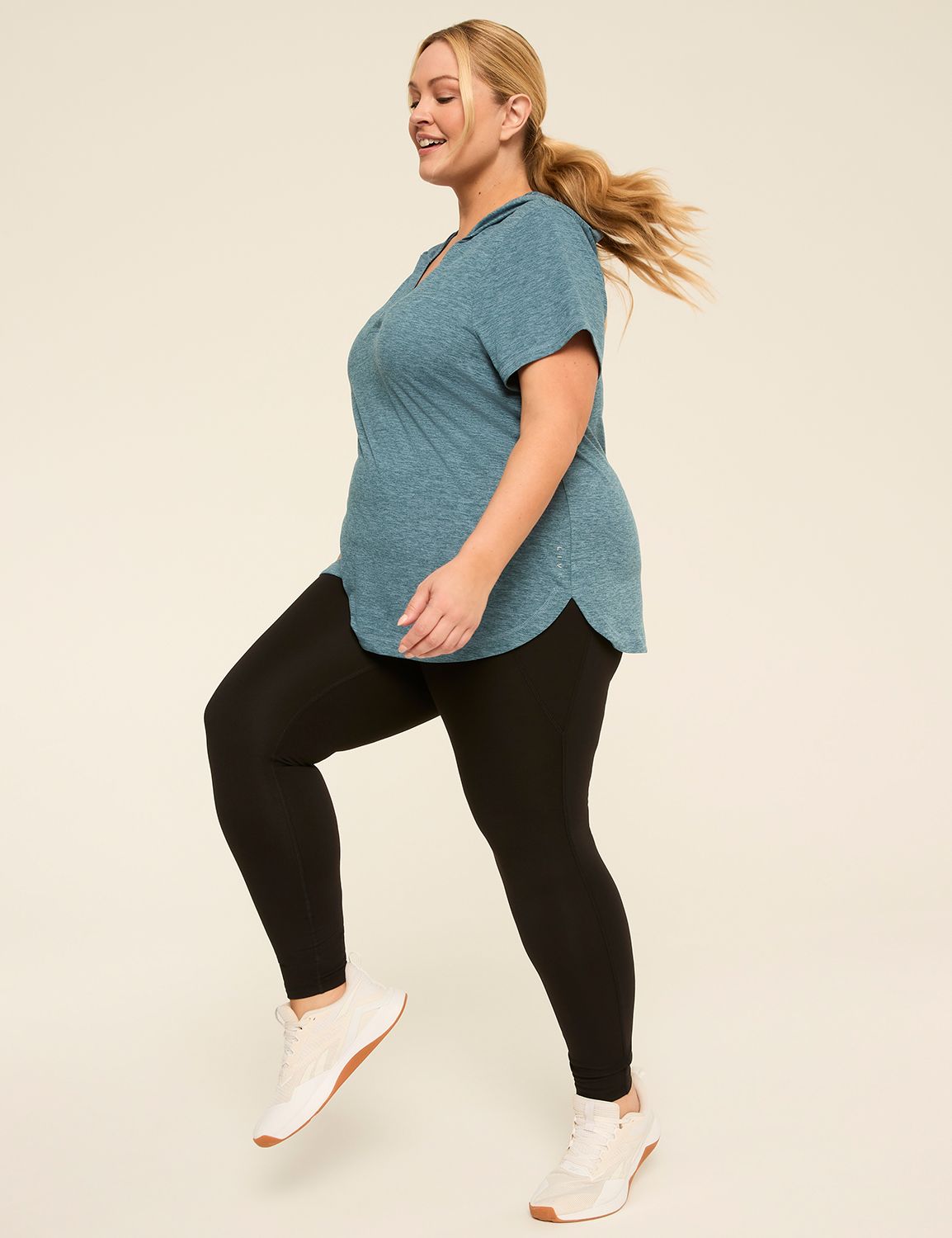 LIVI Short Sleeve Mid VNeck Livi So Product Image 3