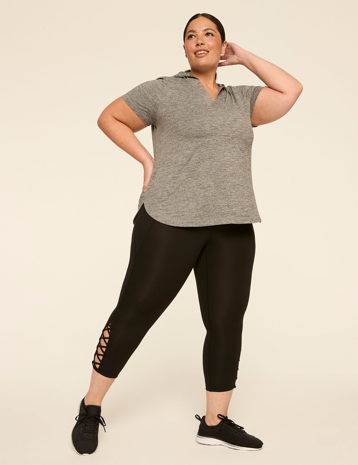 LIVI Short Sleeve Mid VNeck Livi So Product Image 3