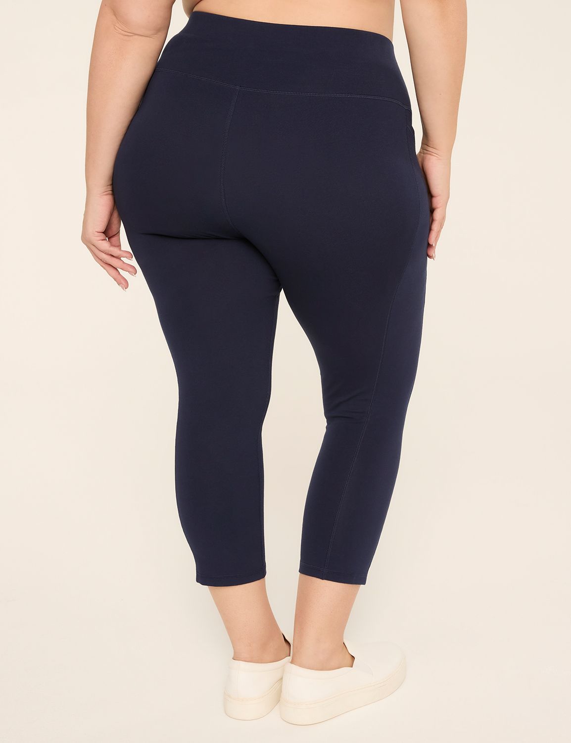 LIVI Smoothing Control Tech Signature Stretch 21" Capri Legging