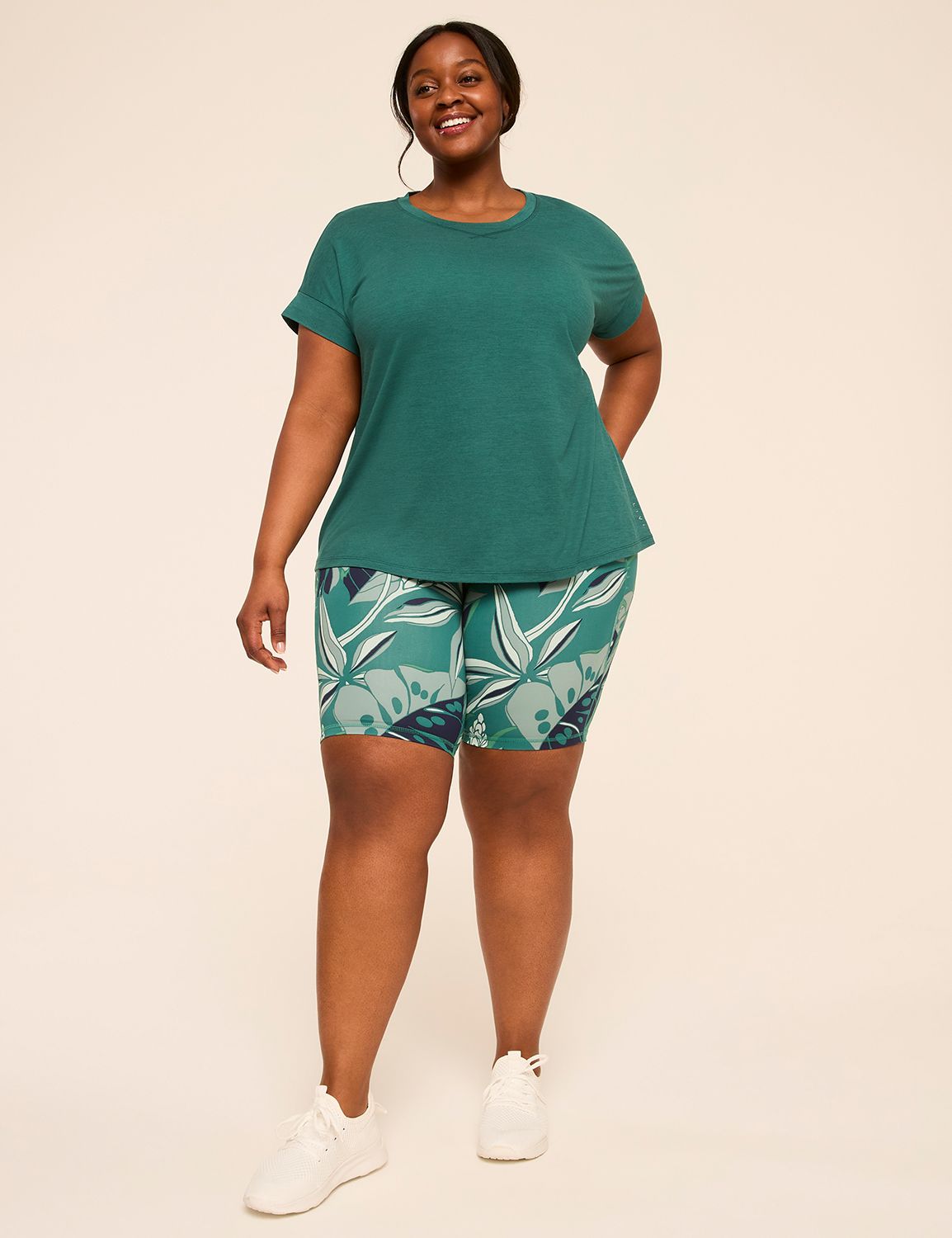 LIVI Short Sleeve Crew Neckline Liv Product Image 3