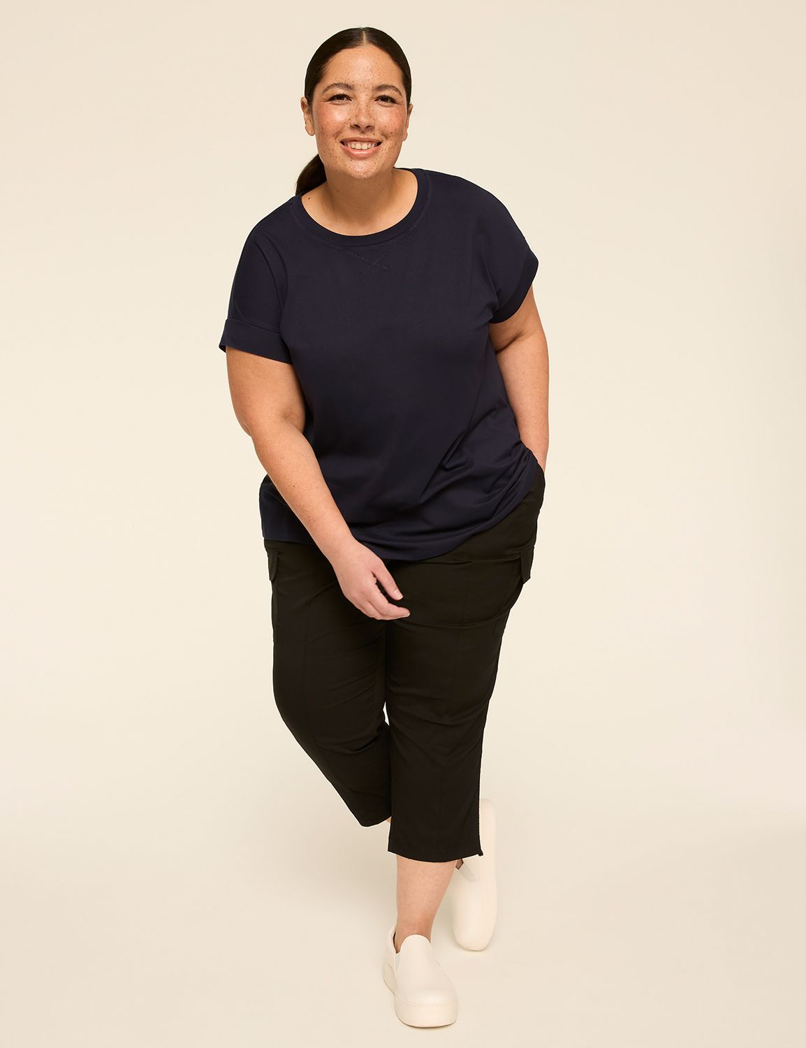 LIVI Short Sleeve Crew Neckline Liv Product Image 3