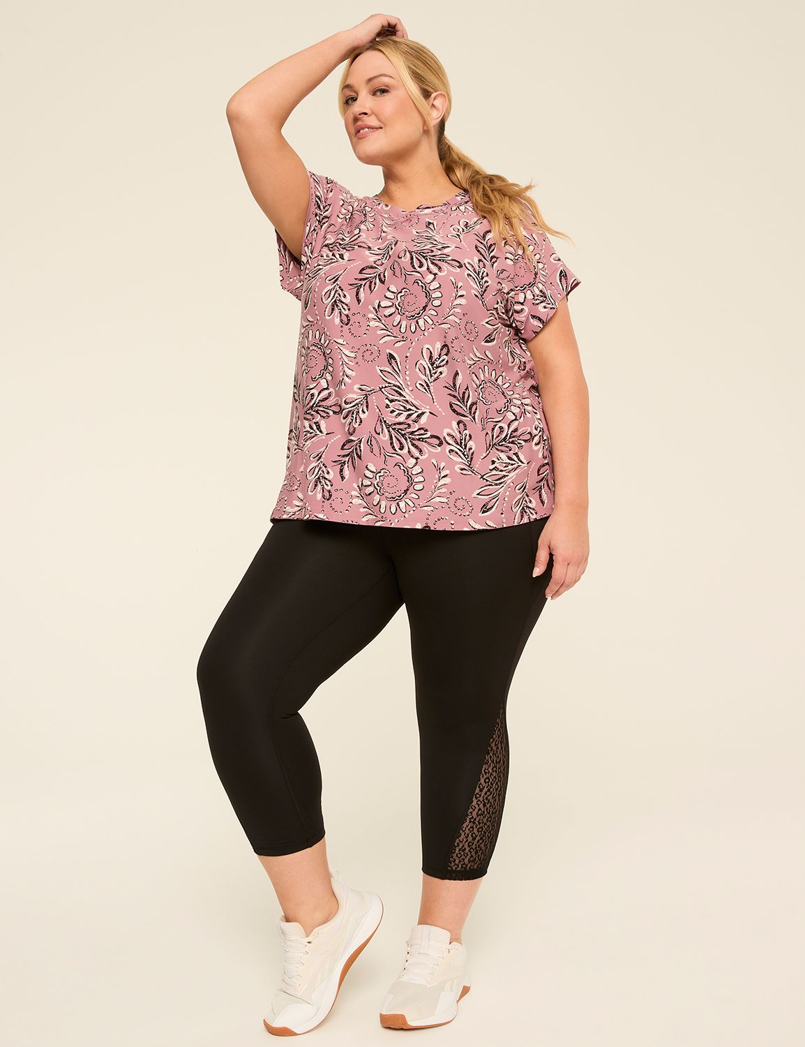 LIVI Short Sleeve Crew Neckline Liv Product Image 3