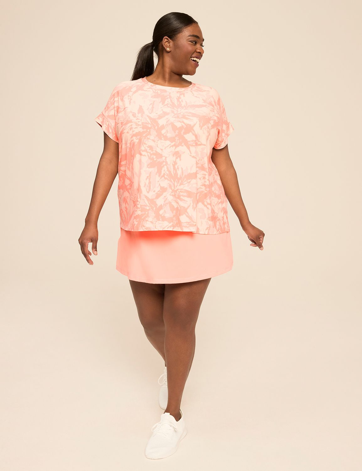 LIVI Short Sleeve Crew Neckline Liv Product Image 3