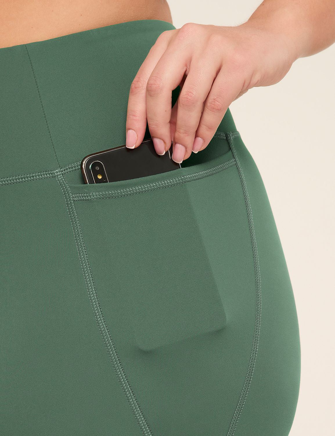 LIVI High Rise Livi Soft Capri Legg Product Image 4