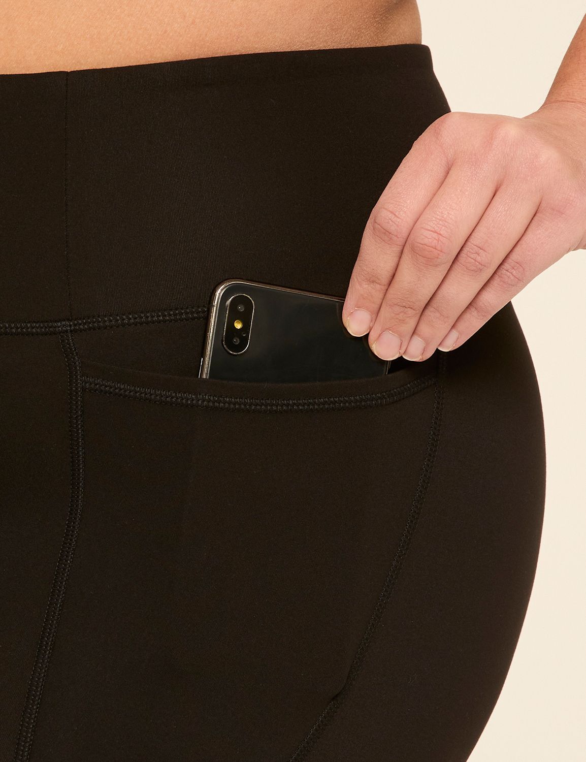 LIVI High Rise Livi Soft Capri Legg Product Image 4