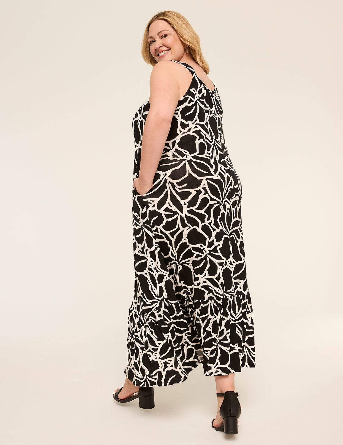 Sleeveless Crew-Neck Maxi Dress