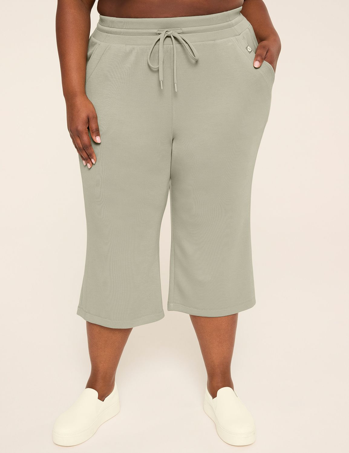 LIVI Journey Relaxed Straight Crop Pant