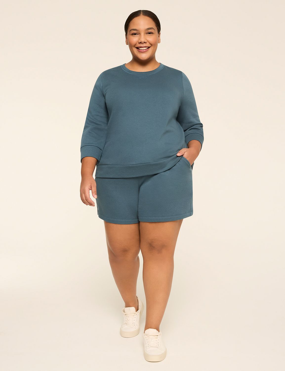 LIVI Mid Rise Knit Short S 1149290 Product Image 3