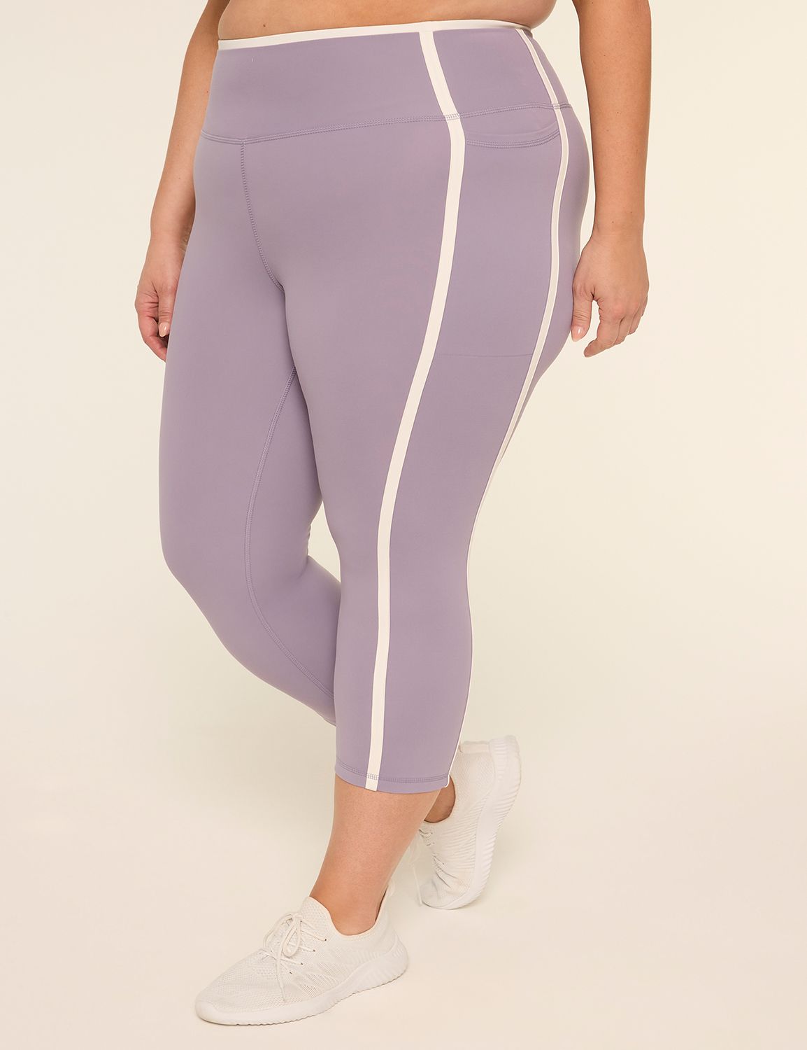 LIVI Soft Piped 21" Capri Legging