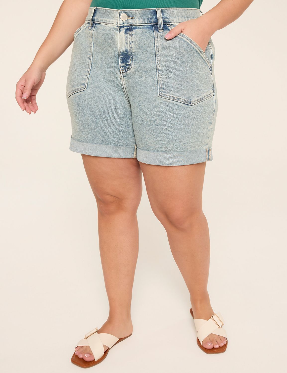 Relaxed 5.5" Short
